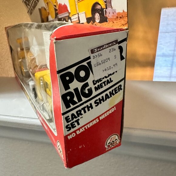 Power Rig Earth Shaker Die-Cast Metal Scale Model Set With Motorized Constructio - Picture 5 of 8